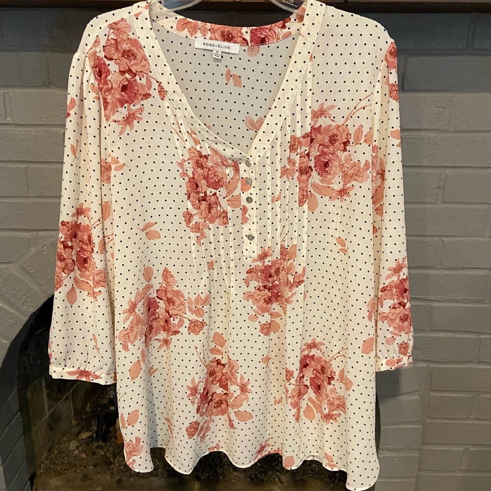 Floral polka-dotted blouse, v-neck, plus size